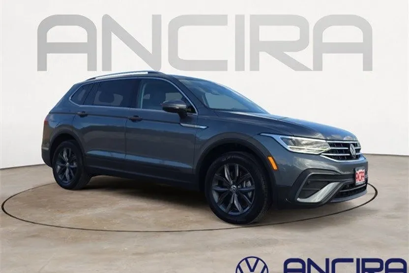 2023 Volkswagen Tiguan SE photo 1