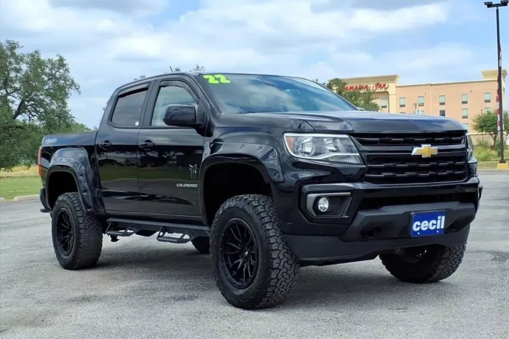 2022 Chevrolet Colorado LT photo 1