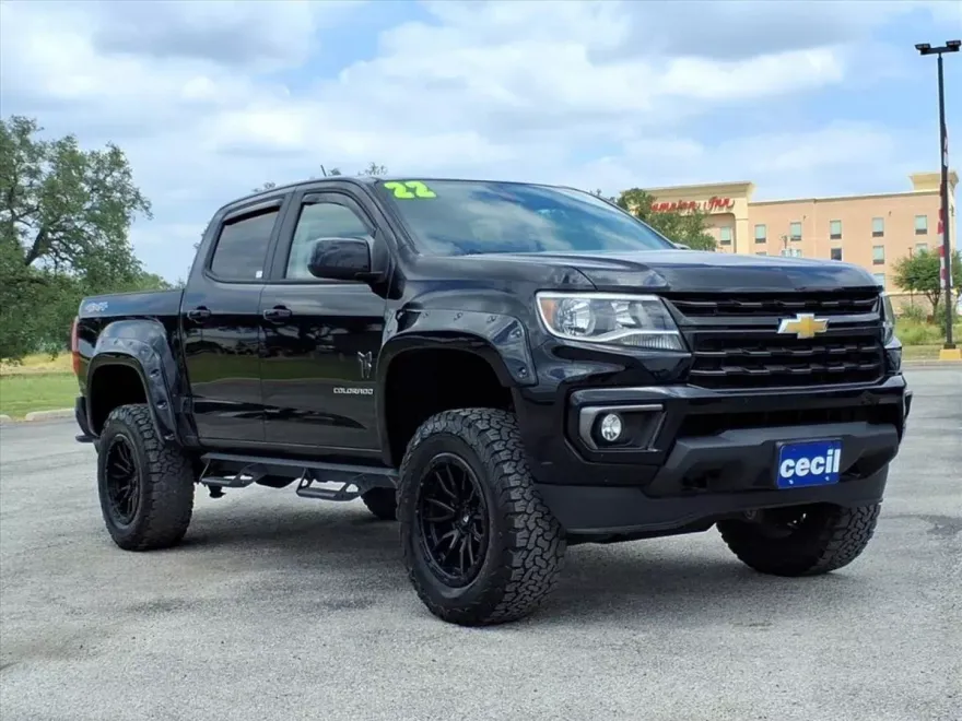 2022 Chevrolet Colorado LT photo 1