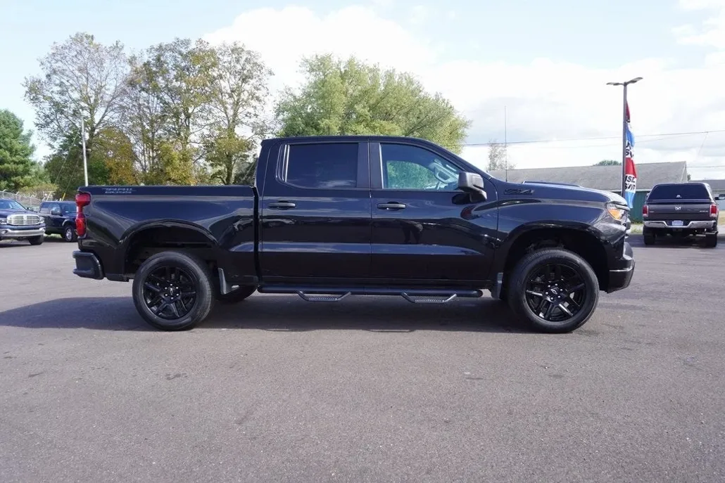 2022 Chevrolet Silverado 1500 Custom Trail Boss photo 1