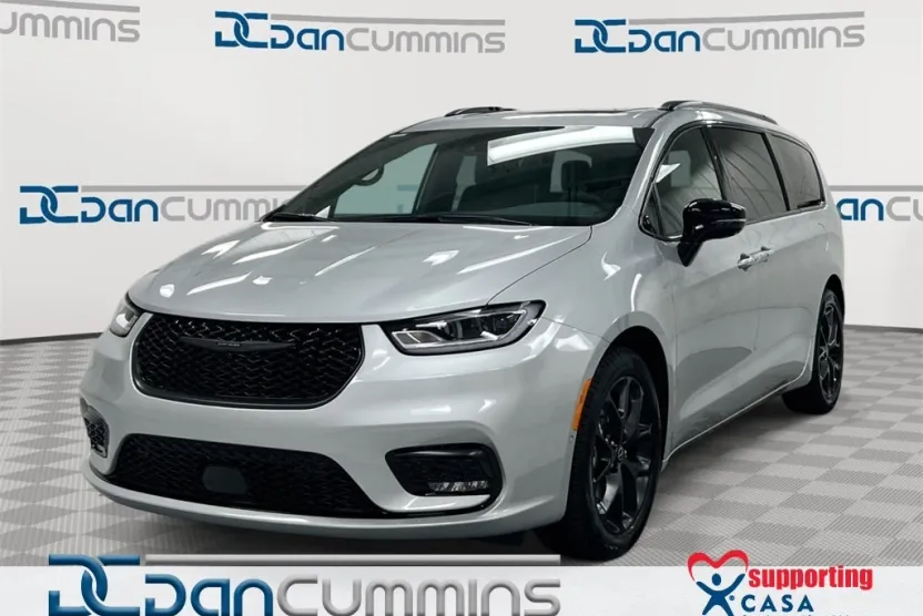 2026 Chrysler Pacifica Limited photo 1