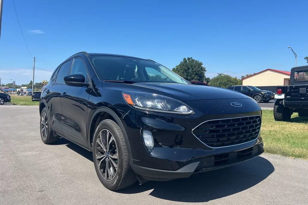 2022 Ford Escape SEL photo 1