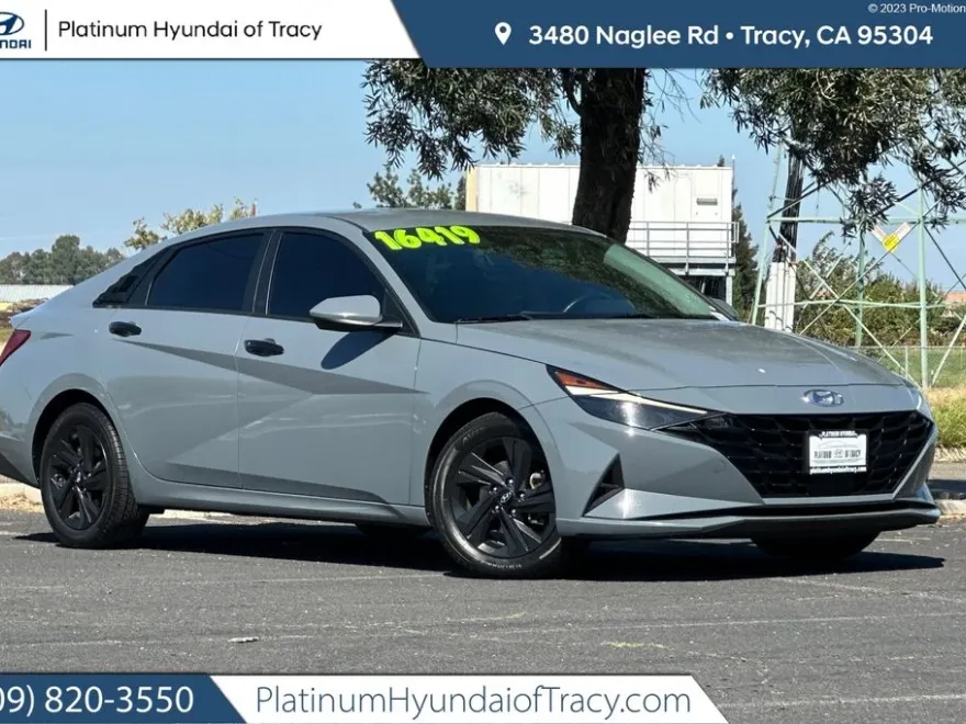 2021 Hyundai Elantra SEL photo 1