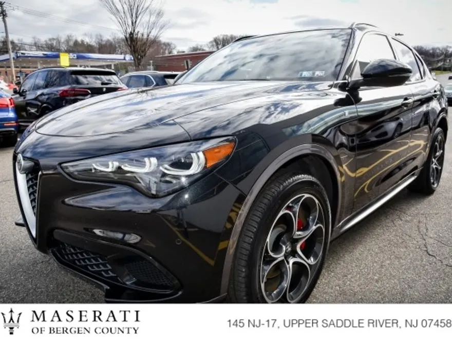 2024 Alfa Romeo Stelvio Ti photo 1