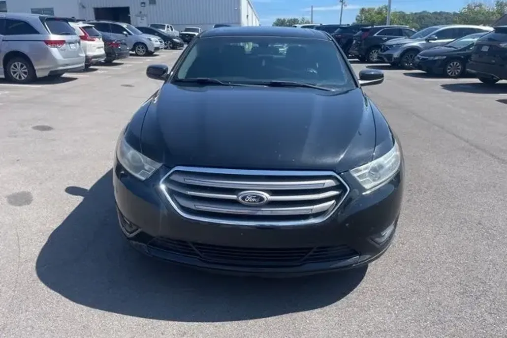 2014 Ford Taurus SEL photo 1