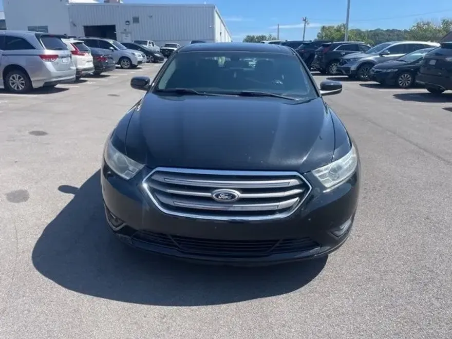 2014 Ford Taurus SEL photo 1