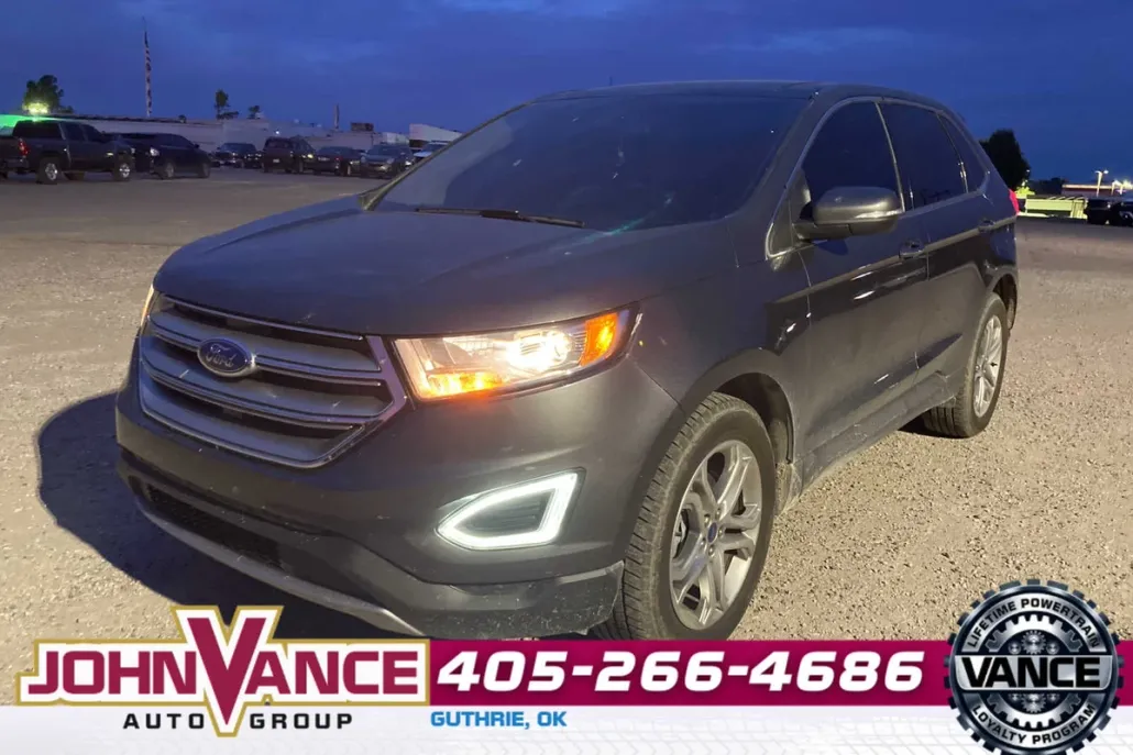 2017 Ford Edge Titanium photo 1