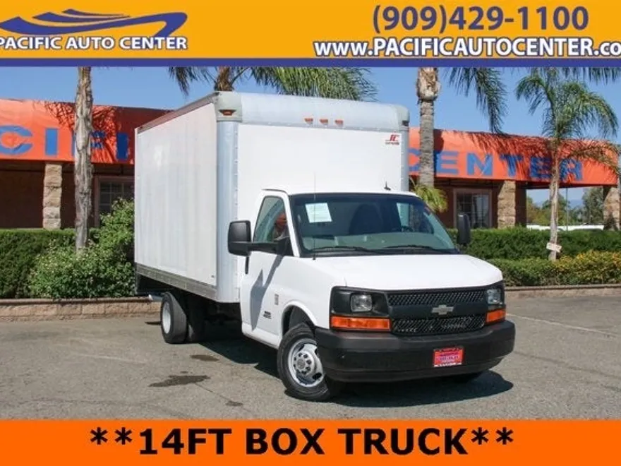2014 Chevrolet Express Base photo 1