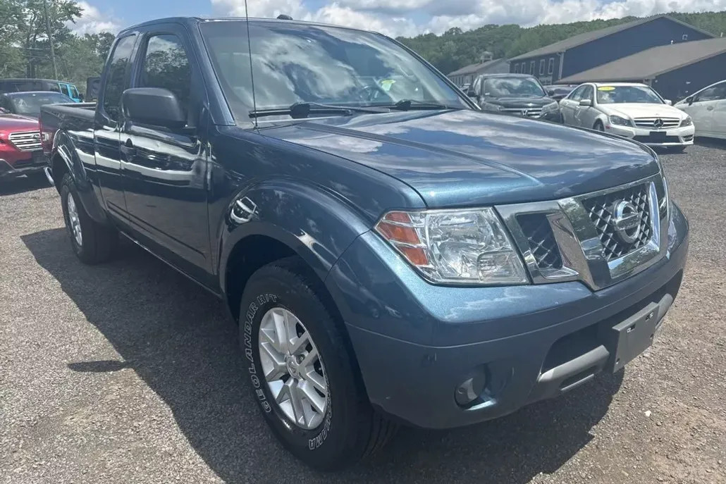 2014 Nissan Frontier SV photo 1