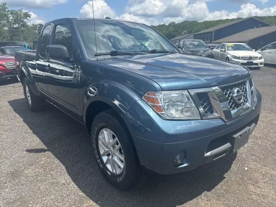 2014 Nissan Frontier SV photo 1