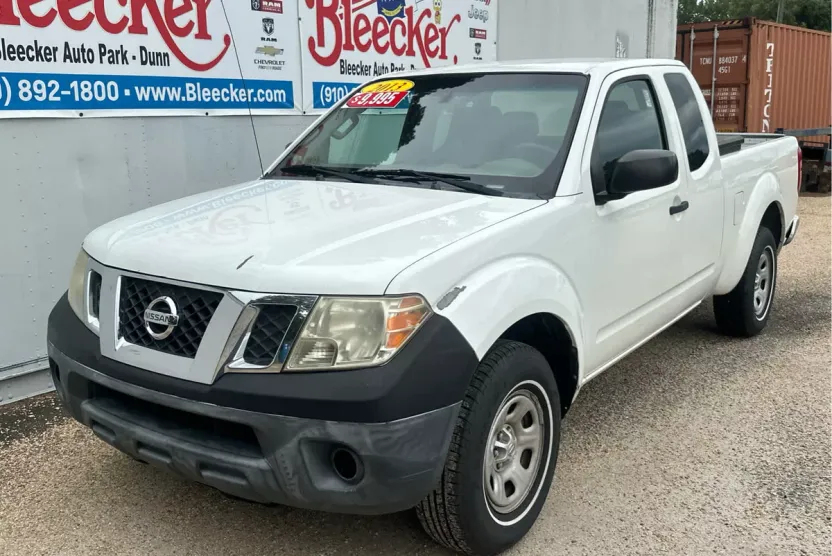 2013 Nissan Frontier S King Cab photo 1