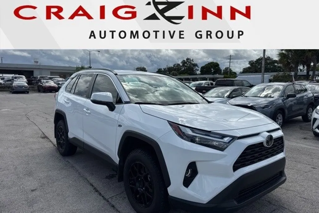 2025 Toyota RAV4 XLE photo 1