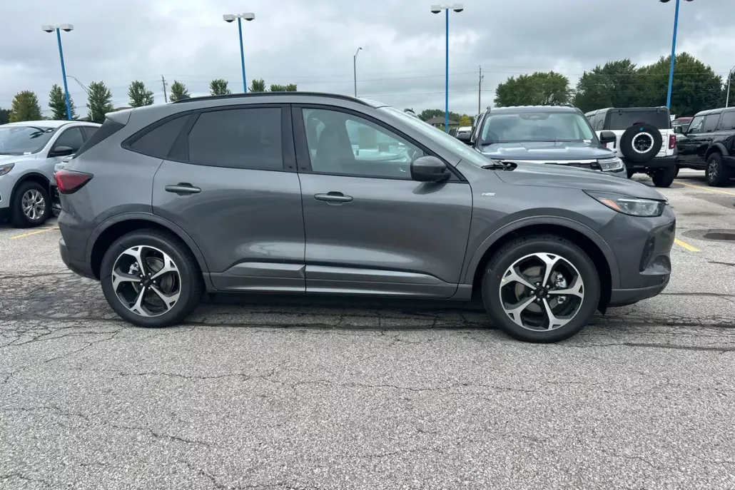 2025 Ford Escape Hybrid ST-Line Elite photo 1