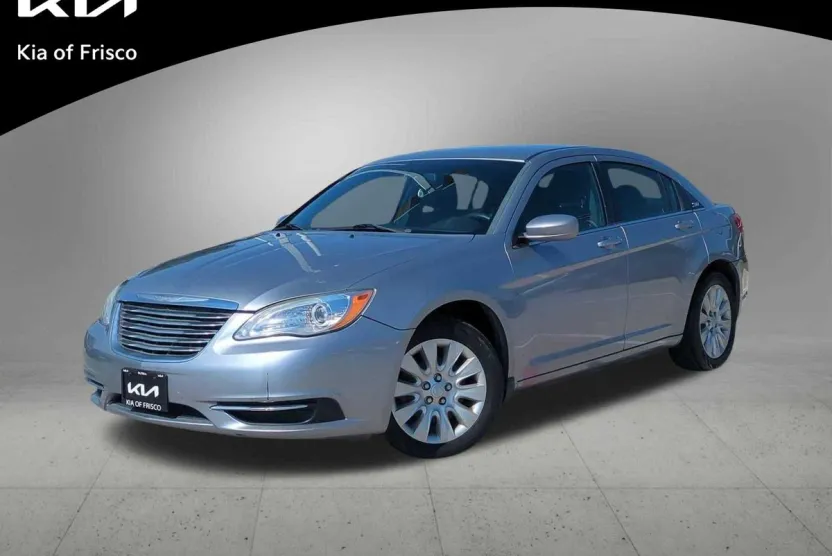 2014 Chrysler 200 LX photo 1