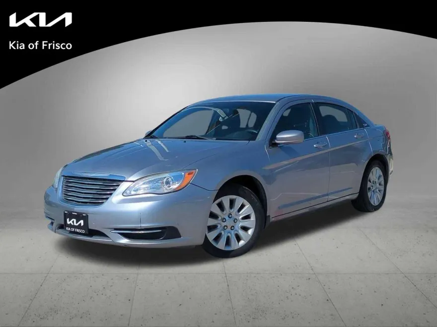 2014 Chrysler 200 LX photo 1