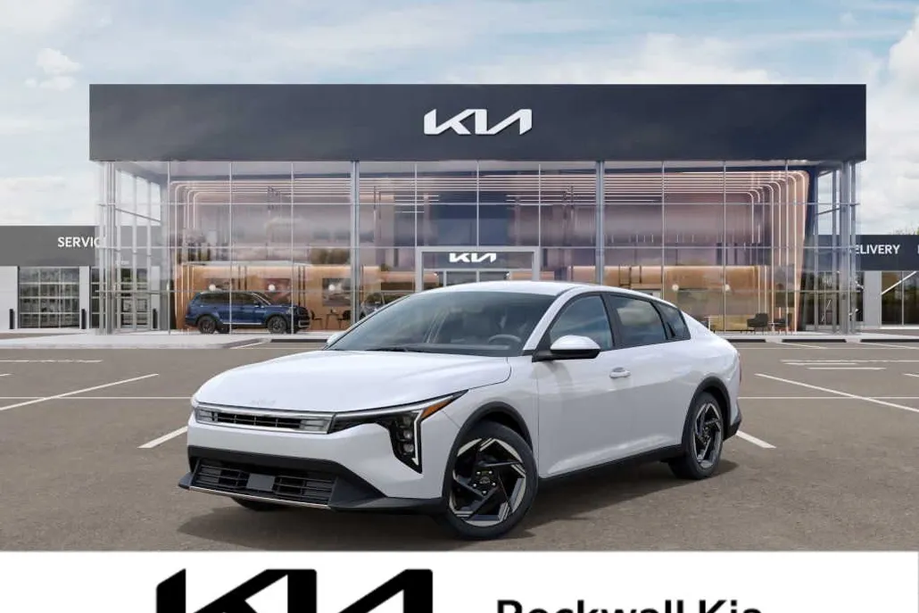 2025 Kia K4 EX photo 1