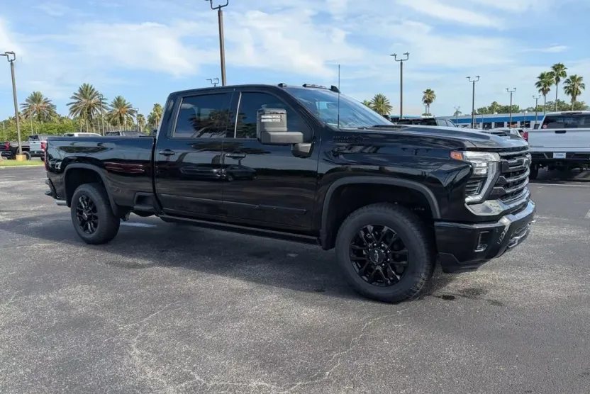 2025 Chevrolet Silverado 3500HD High Country Sport photo 1