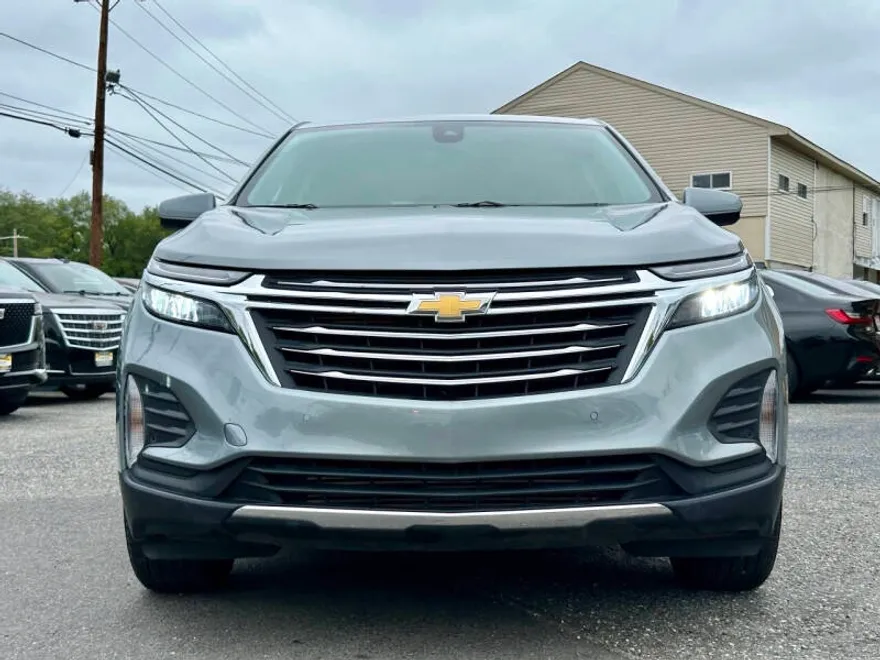 2023 Chevrolet Equinox LT photo 1
