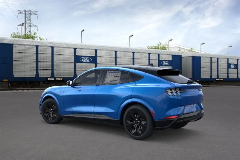 2025 Ford Mustang Mach-E GT photo 1
