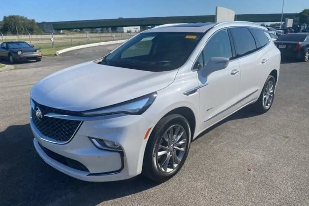 2023 Buick Enclave Base photo 1