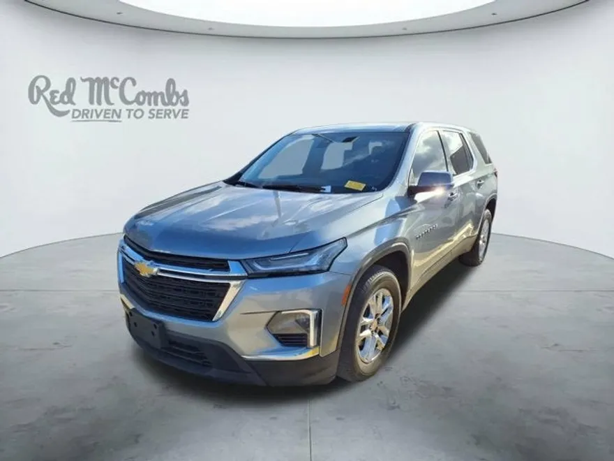 2023 Chevrolet Traverse LS photo 1