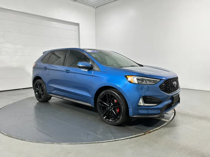 2019 Ford Edge ST photo 1