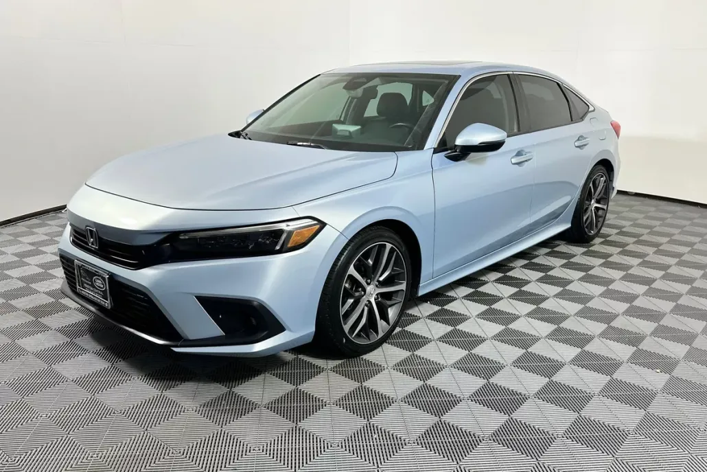 2023 Honda Civic Touring photo 1