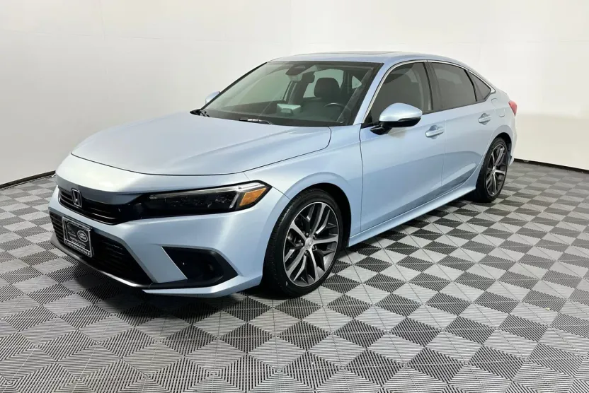 2023 Honda Civic Touring photo 1