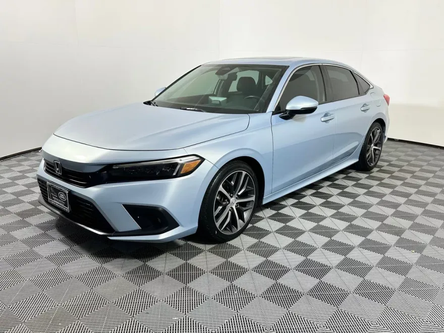 2023 Honda Civic Touring photo 1