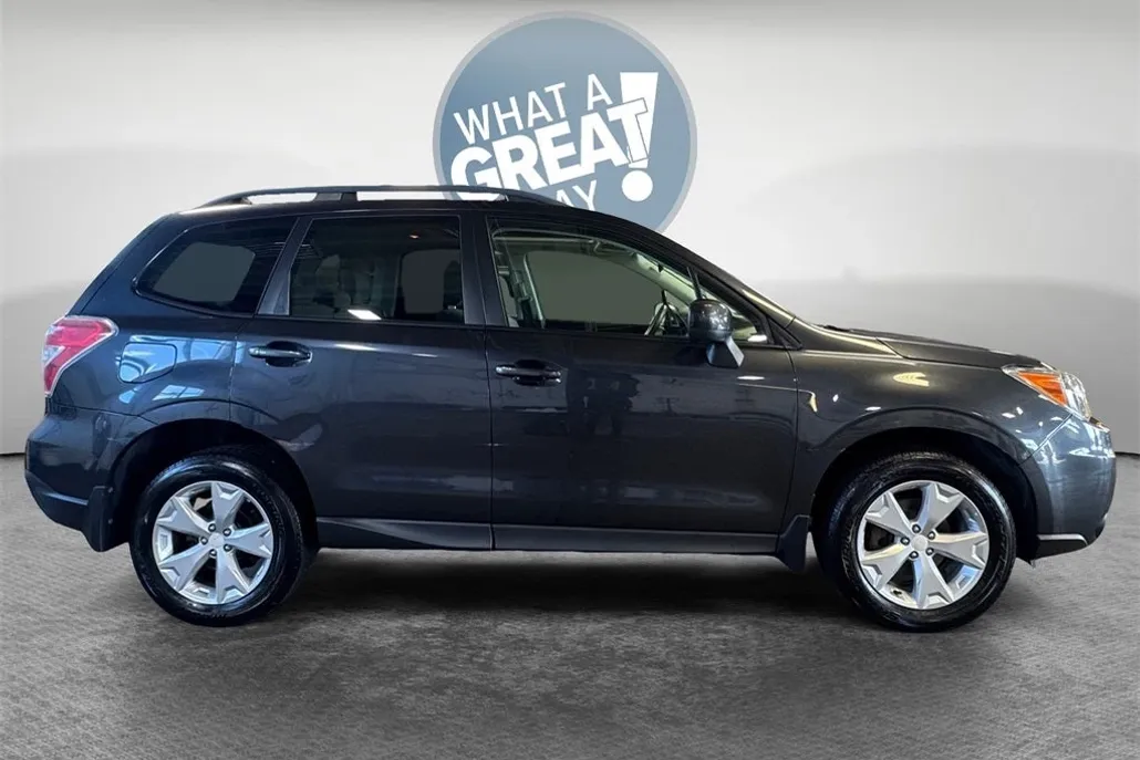 2015 Subaru Forester 2.5i Premium photo 1