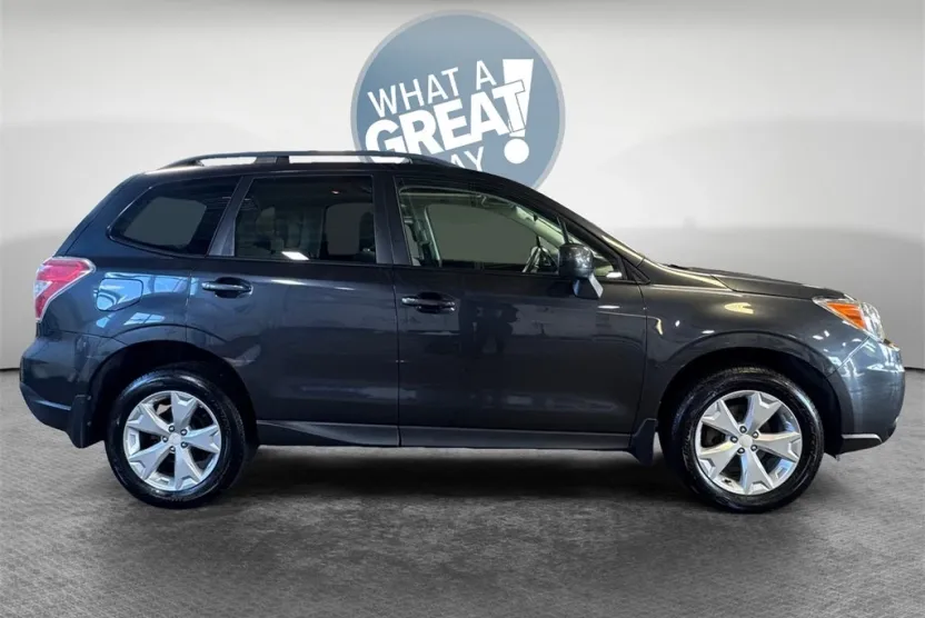 2015 Subaru Forester 2.5i Premium photo 1