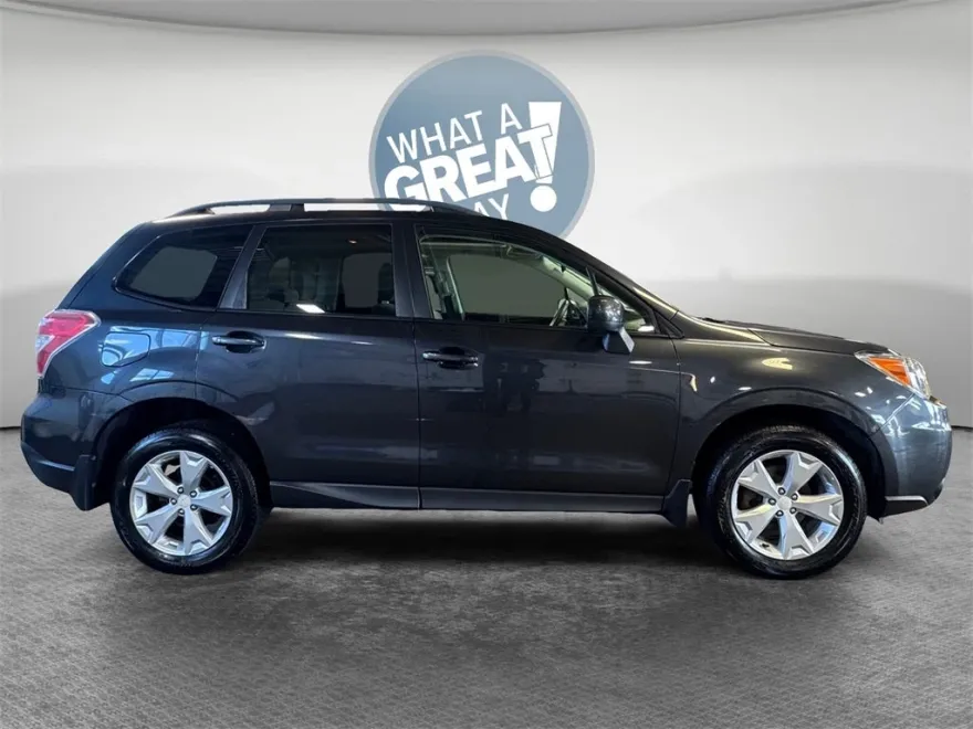 2015 Subaru Forester 2.5i Premium photo 1