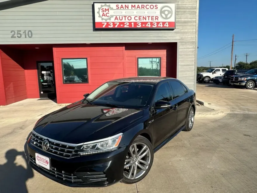 2018 Volkswagen Passat R-Line photo 1