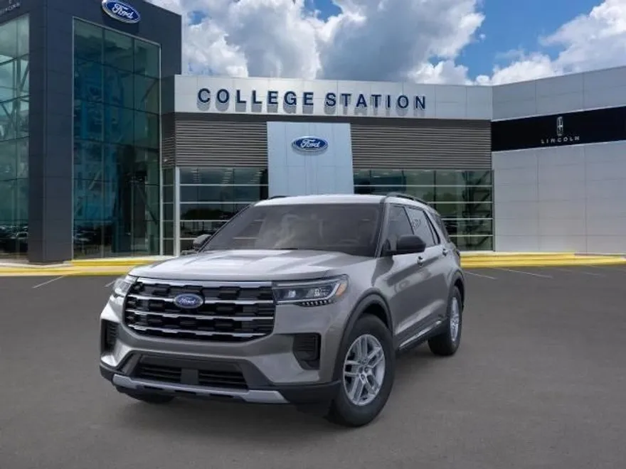 2025 Ford Explorer photo 1