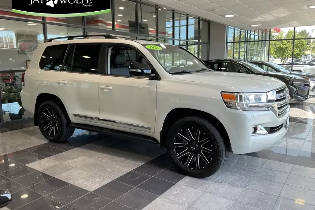 2021 Toyota Land Cruiser Base photo 1