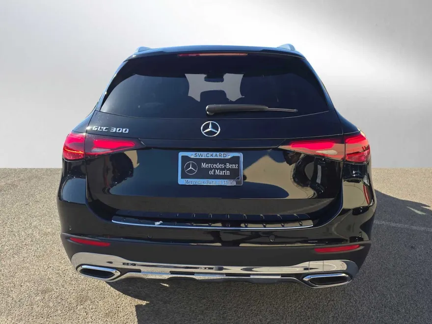 2025 Mercedes Benz GLC 300 photo 1