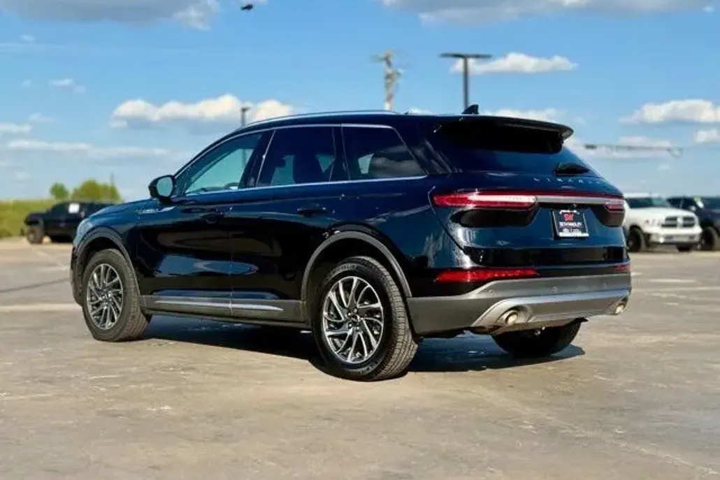 2022 Lincoln Corsair Standard photo 1