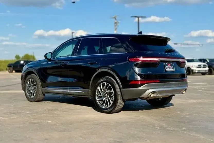 2022 Lincoln Corsair Standard photo 1