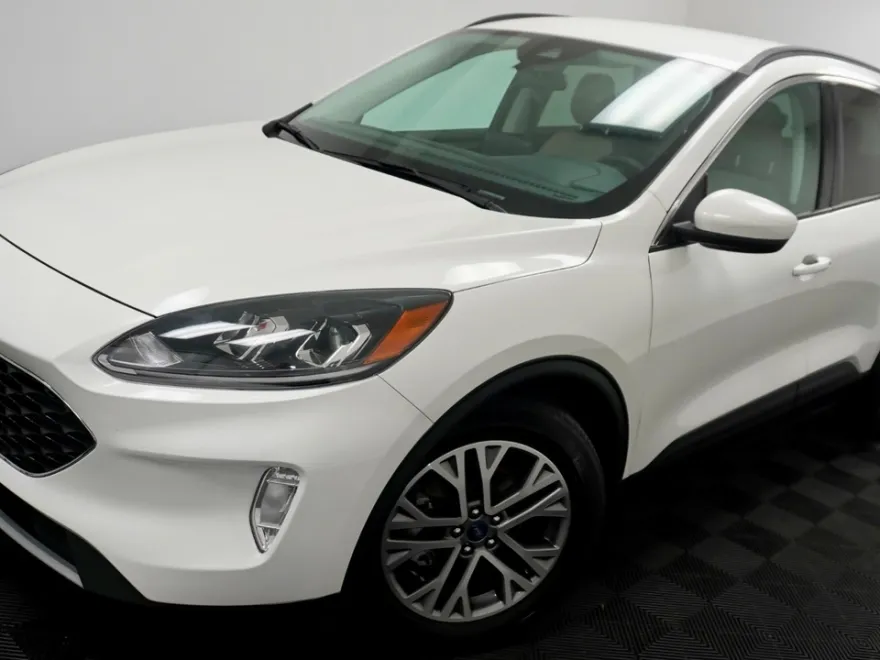 2021 Ford Escape SEL photo 1