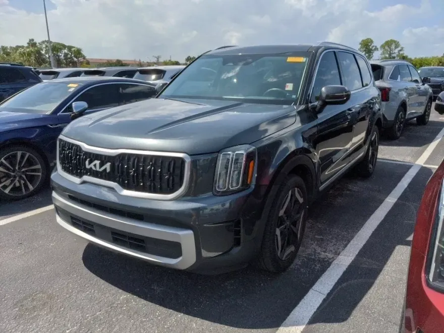 2024 Kia Telluride EX photo 1