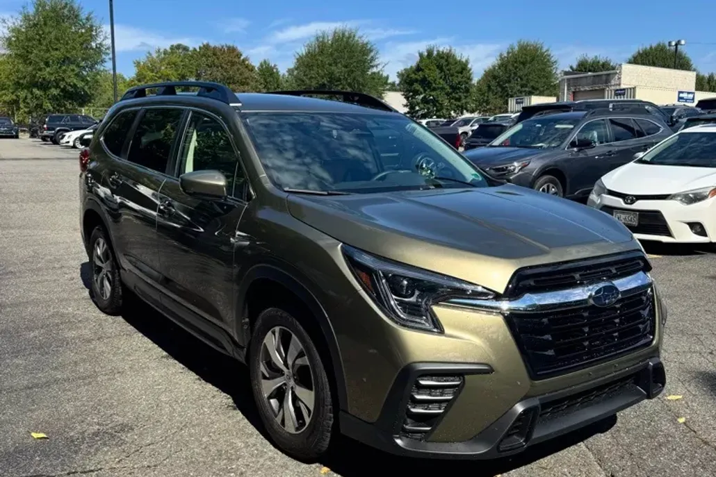 2025 Subaru Ascent Premium photo 1