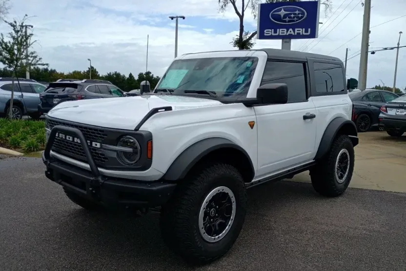 2023 Ford Bronco Badlands photo 1