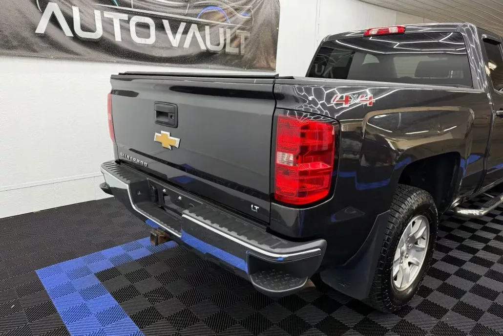 2016 Chevrolet Silverado 1500 LT photo 1