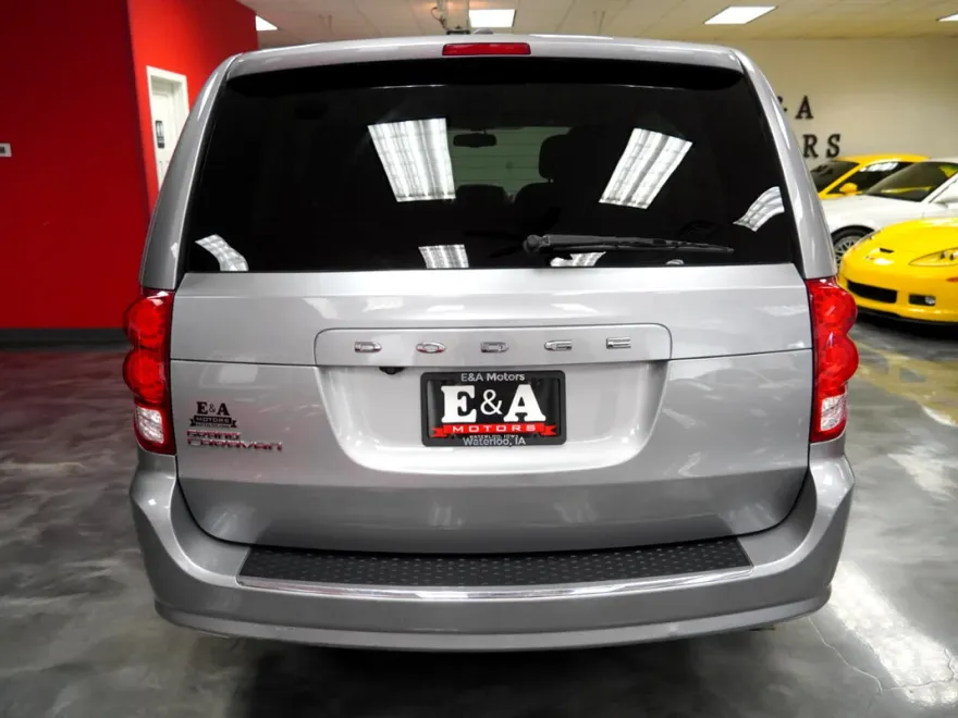 2017 Dodge Grand Caravan SE photo 6