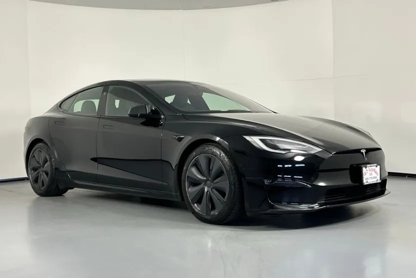 2021 Tesla Model S Plaid photo 1