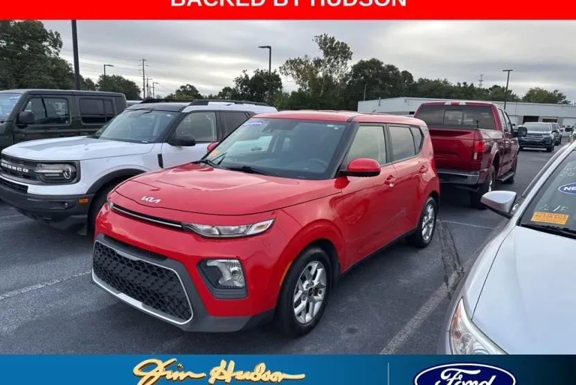2022 Kia Soul S photo 1