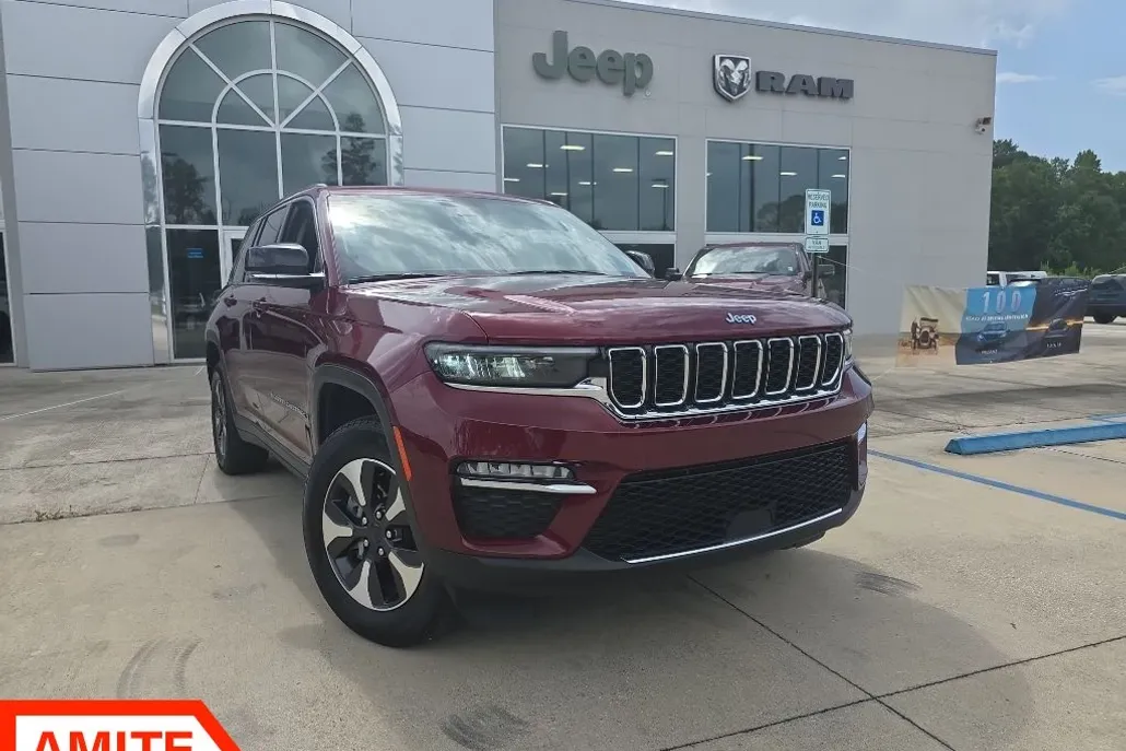 2023 Jeep Cherokee Limited photo 1