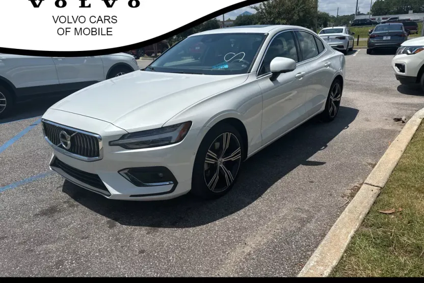 2022 Volvo S60 B5 Inscription photo 1