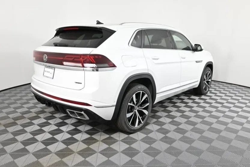 2026 Volkswagen Atlas Cross Sport SEL Premium R-Line photo 1