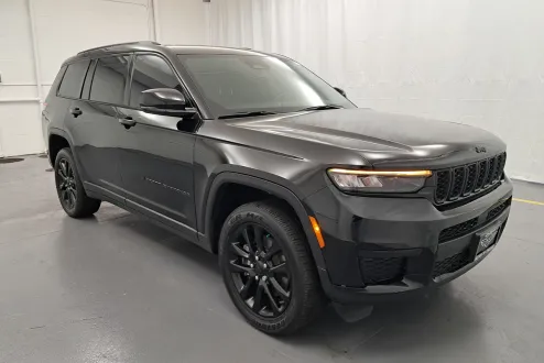 2022 Jeep Grand Cherokee Altitude photo 2